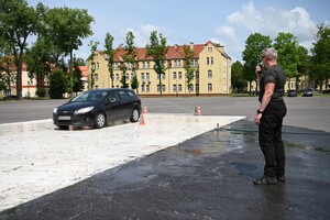 Ćwiczenia jazdy na mokrej nawierzchni 