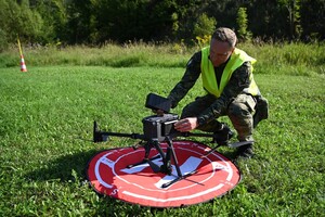 Słuchacz podczas zajęć w terenie 