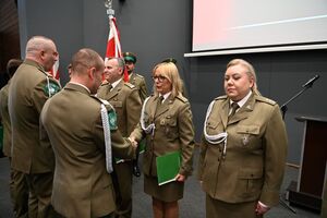 Wręczenie aktów mianowań na kolejne stopnie w korpusie oficerskim 