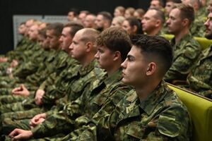 Nowo przyjęci funkcjonariusze 