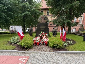 Pomnik _Karolewo