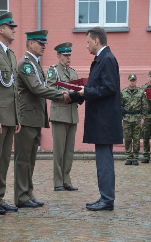 Funkcjonariusz Centrum Szkolenia SG wyróżniony przez Ministra Spraw Wewnętrznych i Administracji 