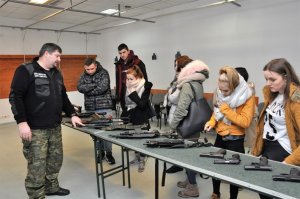 Wizyta młodzieży Powiatowego Centrum Edukacyjnego w Centrum Szkolenia SG 