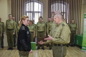Przyszli chorążowie otrzymali świadectwa 