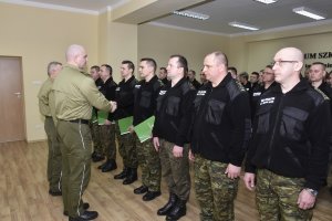 Przyszli chorążowie otrzymali świadectwa 