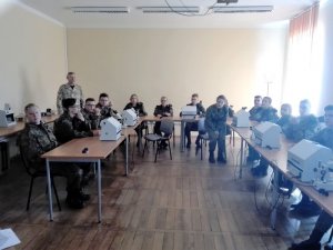Uczniowie klasy mundurowej w Centrum Szkolenia SG 
