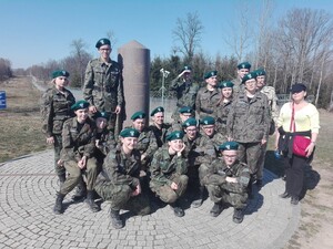Uczniowie klasy mundurowej w Centrum Szkolenia SG 