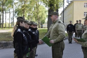 102 przyszłych chorążych otrzymało świadectwa 
