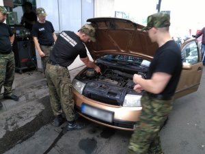 Kontrola stanu technicznego pojazdów w Przemyślu 