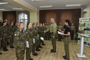 Kolejni absolwenci Centrum Szkolenia SG otrzymali świadectwa 