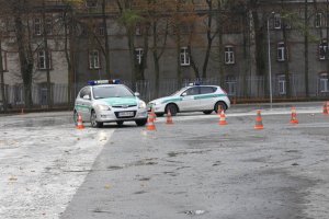 Prowadzenie pościgów pojazdami uprzywilejowanymi 