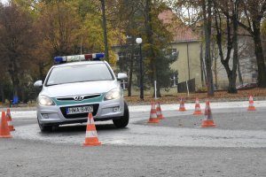 Prowadzenie pościgów pojazdami uprzywilejowanymi 
