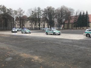 Prowadzenie pościgów pojazdami uprzywilejowanymi 