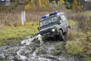 Trening jazdy pojazdami terenowymi 