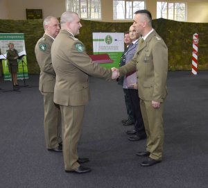Uroczyste wręczenie dyplomów przyszłym oficerom 