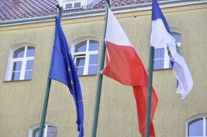 Szacunek oddany fladze państwowej Rzeczypospolitej Polskiej w Centrum Szkolenia SG na przestrzeni lat 