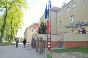 Szacunek oddany fladze państwowej Rzeczypospolitej Polskiej w Centrum Szkolenia SG na przestrzeni lat 