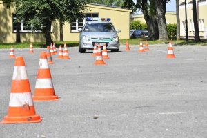 Prowadzenie pościgów pojazdami uprzywilejowanymi 