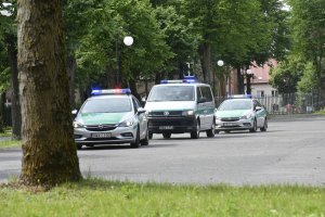 Prowadzenie pościgów pojazdami uprzywilejowanymi 