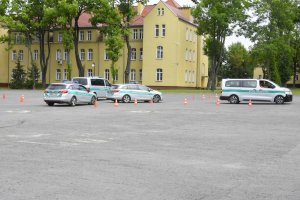 Prowadzenie pościgów pojazdami uprzywilejowanymi 