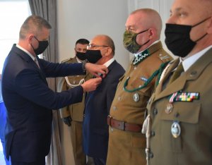 Za wieloletnie działania w upamiętnianiu historii Polski 