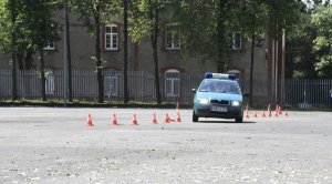 Prowadzenie pościgów pojazdami uprzywilejowanymi 
