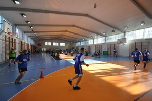 30 funkcjonariuszy i pracowników CSSG w 30-lecie Straży Granicznej włącza się do akcji charytatywnej „KILOMETR DLA MONIKI” 