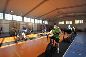 30 funkcjonariuszy i pracowników CSSG w 30-lecie Straży Granicznej włącza się do akcji charytatywnej „KILOMETR DLA MONIKI” 