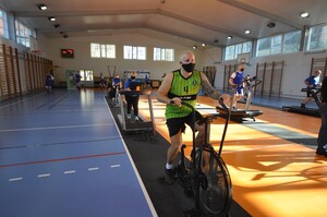 30 funkcjonariuszy i pracowników CSSG w 30-lecie Straży Granicznej włącza się do akcji charytatywnej „KILOMETR DLA MONIKI” 