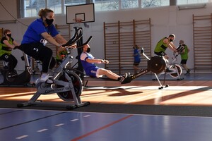 30 funkcjonariuszy i pracowników CSSG w 30-lecie Straży Granicznej włącza się do akcji charytatywnej „KILOMETR DLA MONIKI” 