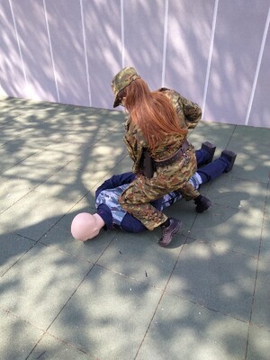 Posługiwanie się przedmiotami przeznaczonymi do obezwładniania osób za pomocą energii elektrycznej 