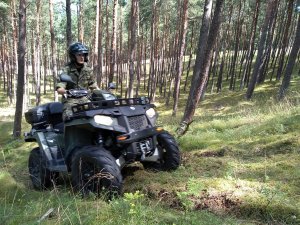 Szkolili z zakresu bezpiecznego korzystania z pojazdów typu ATV i pomogli mężczyźnie wydostać się z morza 