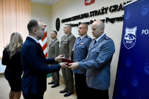 Wręczenie Złotych Medali Zasługi Policyjnego Klubu Sportowego Mazury 