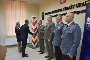 Wręczenie Złotych Medali Zasługi Policyjnego Klubu Sportowego Mazury 