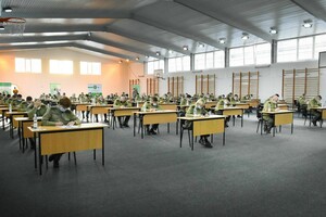 Uroczysta zbiórka z okazji wręczenia dyplomów absolwentom przeszkolenia specjalistycznego wymaganego do mianowania na pierwszy stopień oficerski SG 