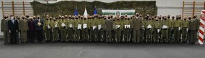 Uroczysta zbiórka z okazji wręczenia dyplomów absolwentom przeszkolenia specjalistycznego wymaganego do mianowania na pierwszy stopień oficerski SG 