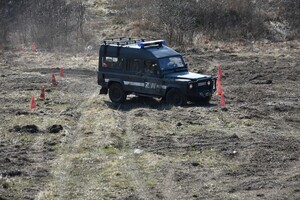 Trening jazdy pojazdami terenowymi 