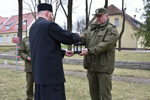 Przekazanie Świętego Ognia Komendantom CSSG i W-MOSG 