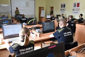 Szczególne zasady odprawy granicznej określonych kategorii osób 