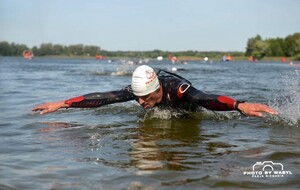 Funkcjonariusz Centrum Szkolenia SG w Kętrzynie najszybszym mundurowym Triathlon Szczytno 2022 