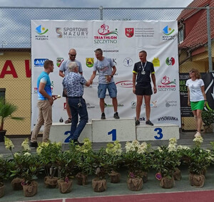 Funkcjonariusz Centrum Szkolenia SG w Kętrzynie najszybszym mundurowym Triathlon Szczytno 2022 