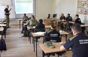 Wręczenie świadectw szkoły chorążych 