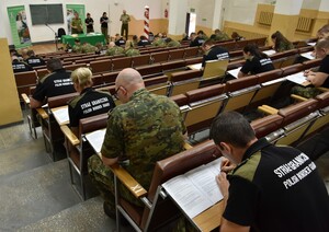 Wręczenie świadectw szkoły chorążych 