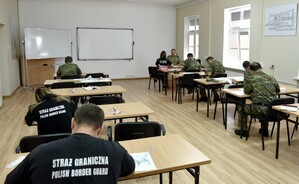 Wręczenie świadectw szkoły chorążych 