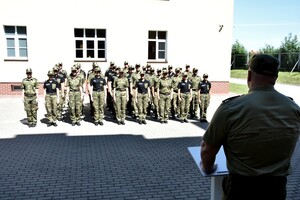 Wręczenie świadectw szkoły chorążych 