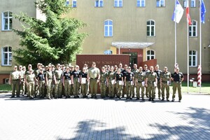 Wręczenie świadectw szkoły chorążych 