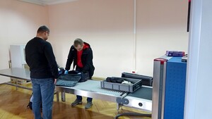 Funkcjonariusze przeprowadzający kontrolę bezpieczeństwa uzyskali kwalifikacje. 