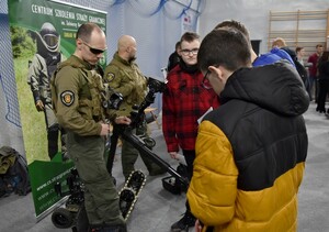 Targi Pracy Służb Mundurowych z udziałem CSSG 