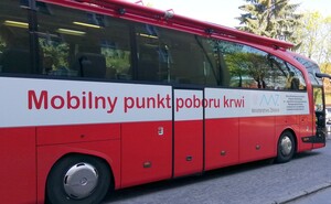 Niesienie pomocy mamy we krwi 