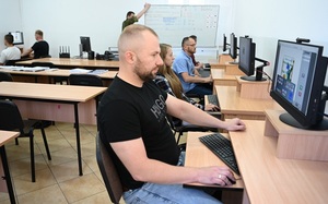 Funkcjonariusze uzyskali uprawnienia operatora kontroli bezpieczeństwa 